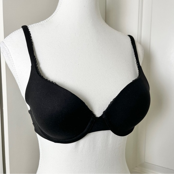 Lot of 3 Victoria's Secret Slightly Padded Bras + 1 Free NWT Thong - Size 32B - Picture 8 of 16